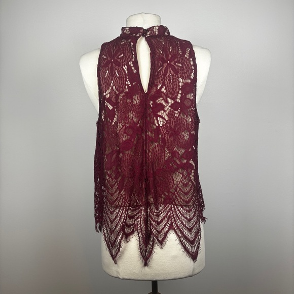 Lace Sleeveless High Neck Blouse - Picture 3 of 6